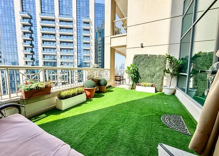 Vserve - 1 Bedroom Spacious Majestic Burj Khalifa View