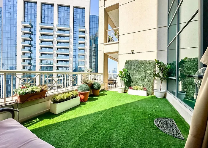 Vserve - 1 Bedroom Spacious Majestic Burj Khalifa View