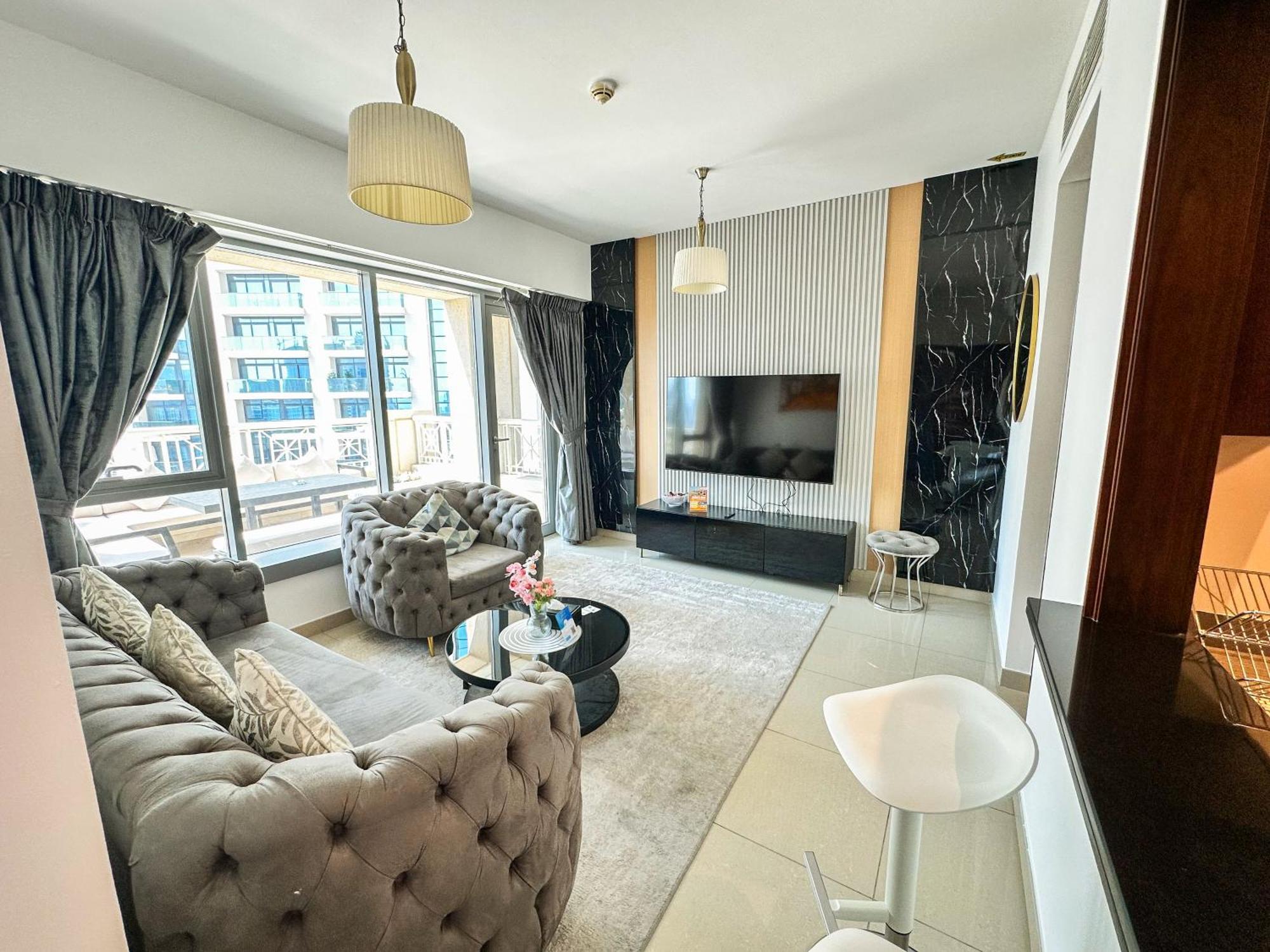 Vserve - 1 Bedroom Spacious Majestic Burj Khalifa View *