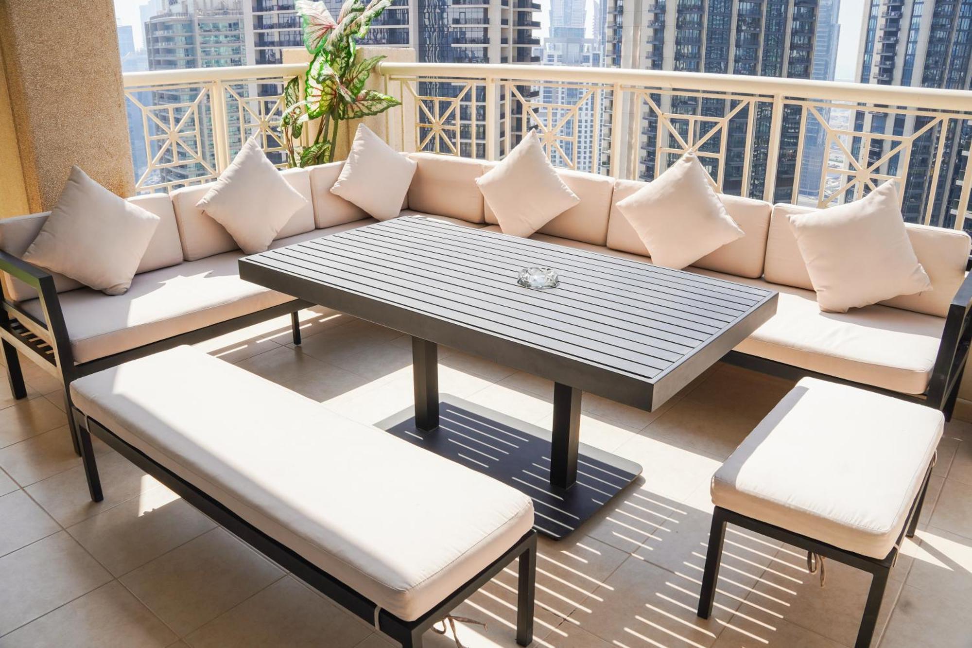 Vserve - 1 Bedroom Spacious Majestic Burj Khalifa View *