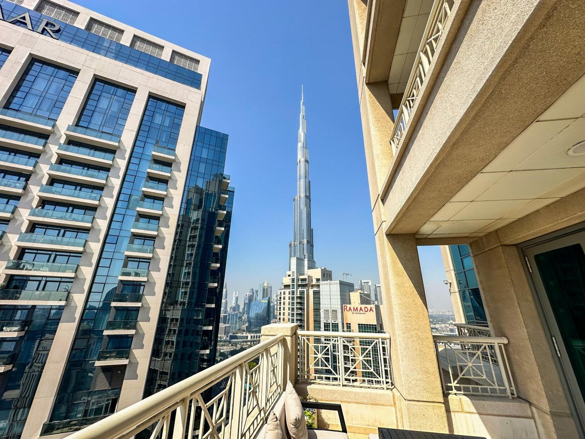 Vserve - 1 Bedroom Spacious Majestic Burj Khalifa View Dubaï